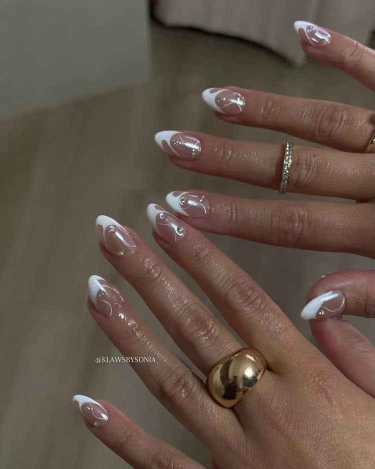 فرنچ کرومی سفید