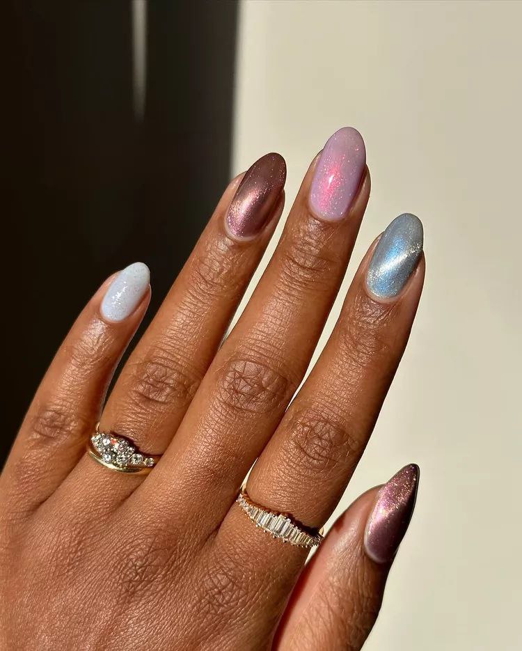 طراحی ناخن نقره ای