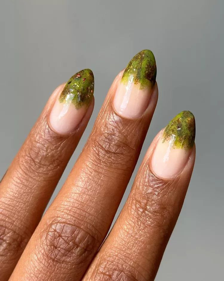 طراحی ناخن چمنی